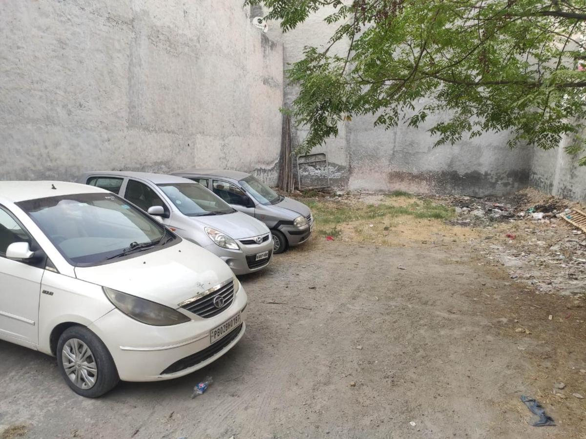 Roop Niwas Bed and Breakfast Amritsar Buitenkant foto