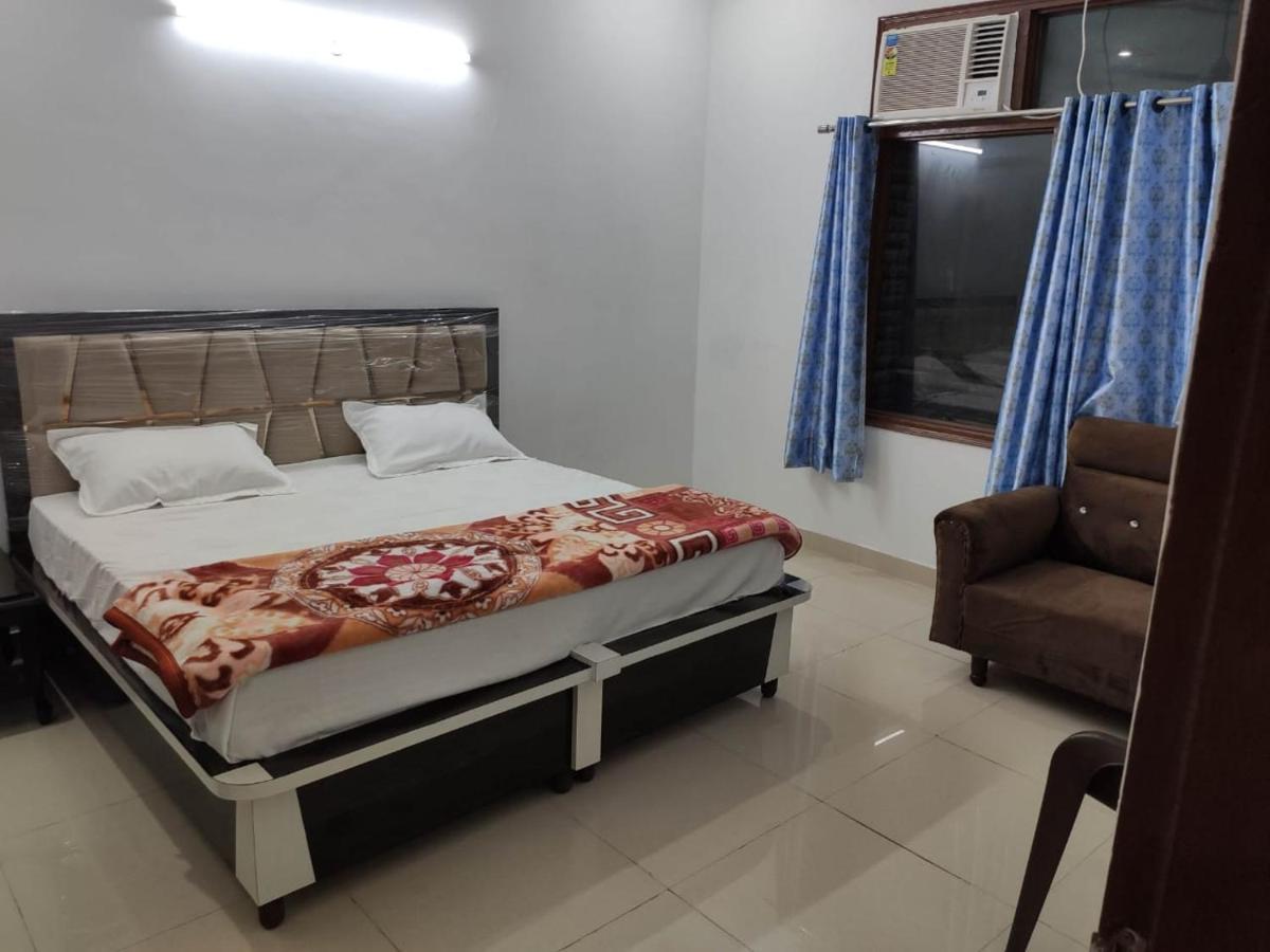Roop Niwas Bed and Breakfast Amritsar Buitenkant foto