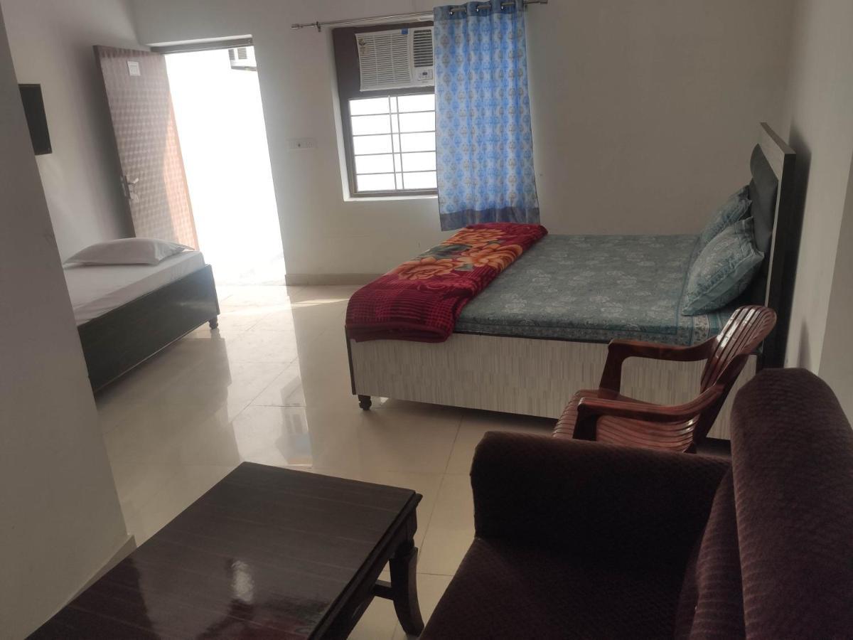 Roop Niwas Bed and Breakfast Amritsar Buitenkant foto