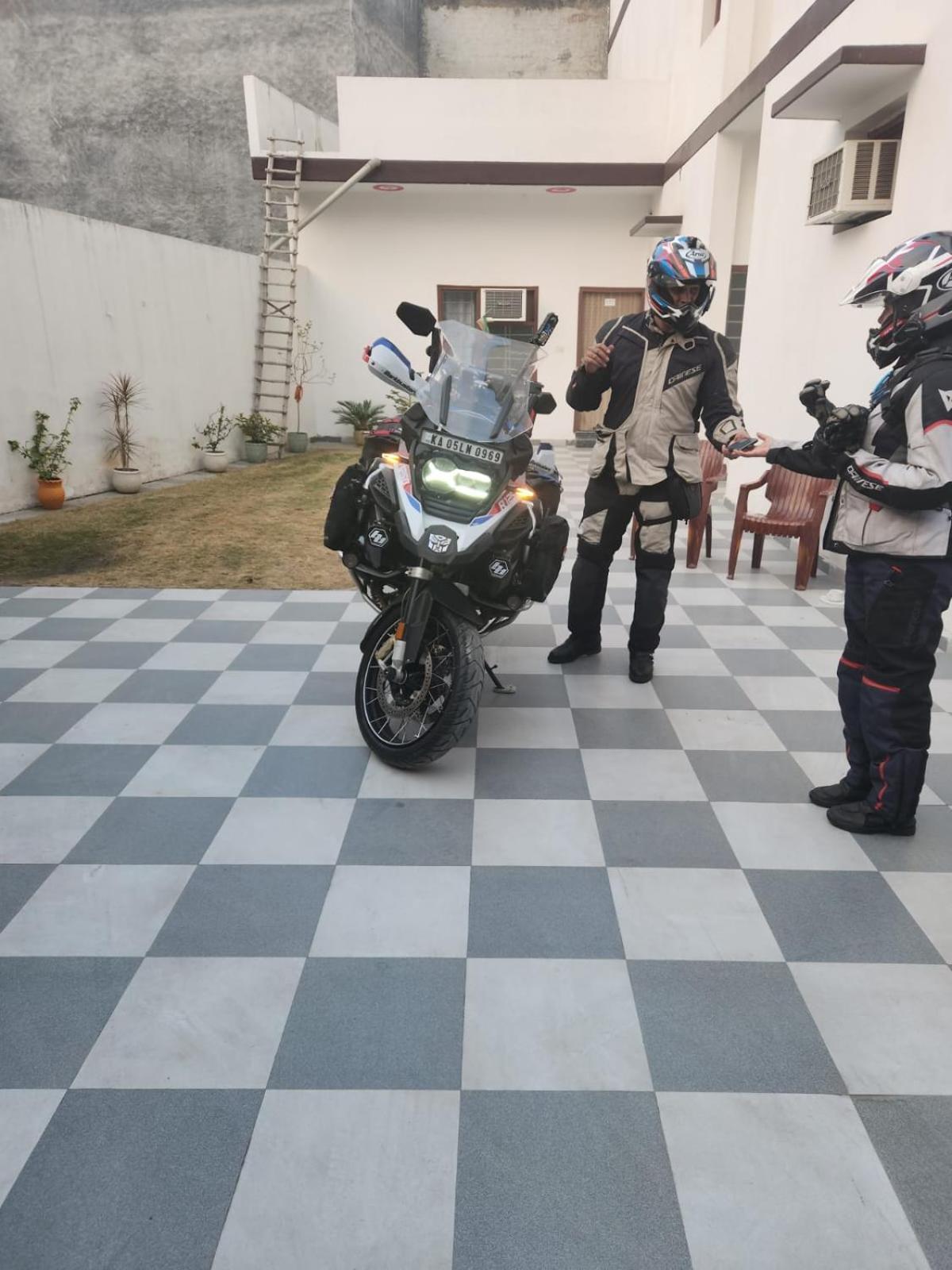 Roop Niwas Bed and Breakfast Amritsar Buitenkant foto