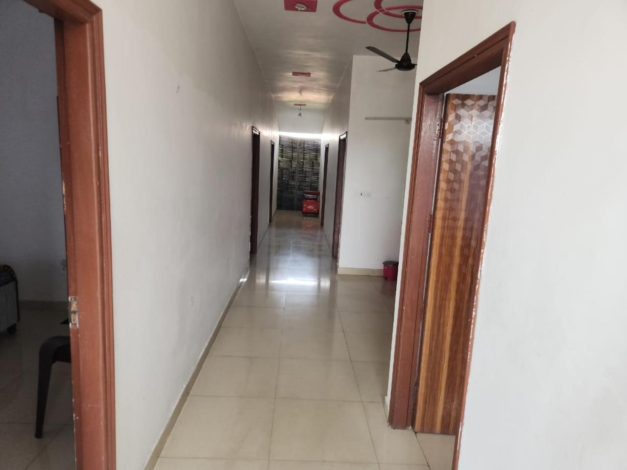 Roop Niwas Bed and Breakfast Amritsar Buitenkant foto
